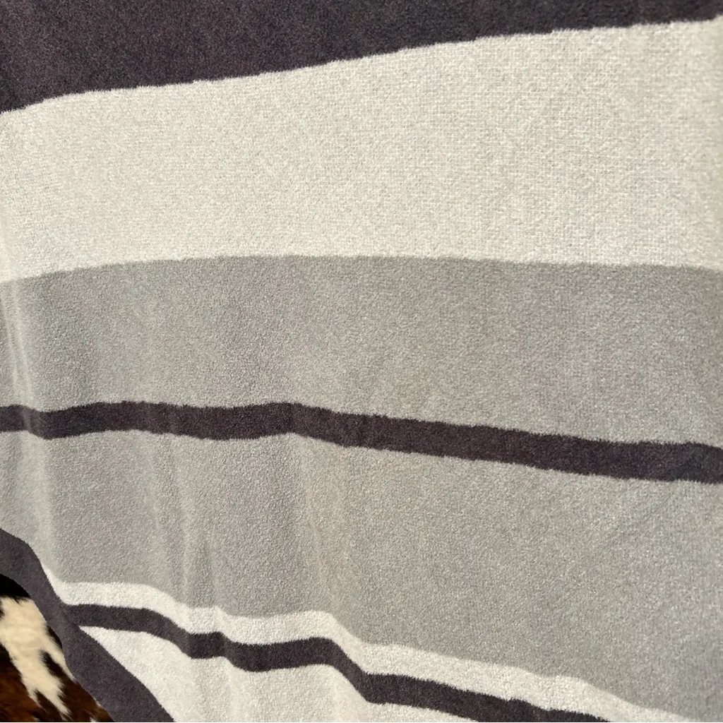 Barefoot Dreams Grey Striped Poncho One Size Soft Versatile EUC - Image 7