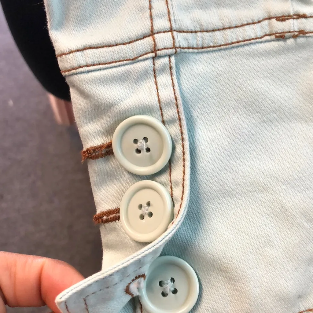 Size small cute light blazer. Has some stretch - Image 3