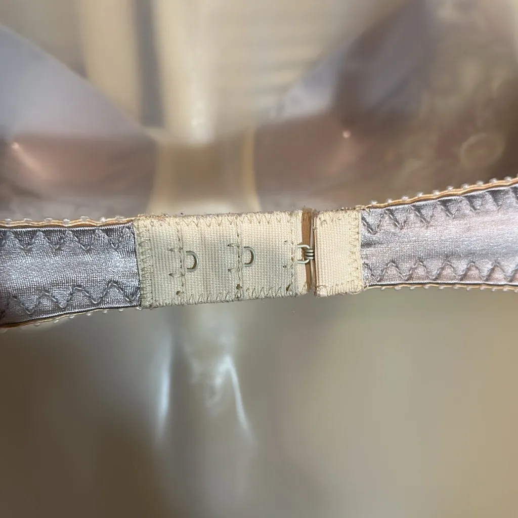 Victoria’s Secret Gold Label 1980s/1990s Gold Satin Lace Underwire Brand 34B - Image 10