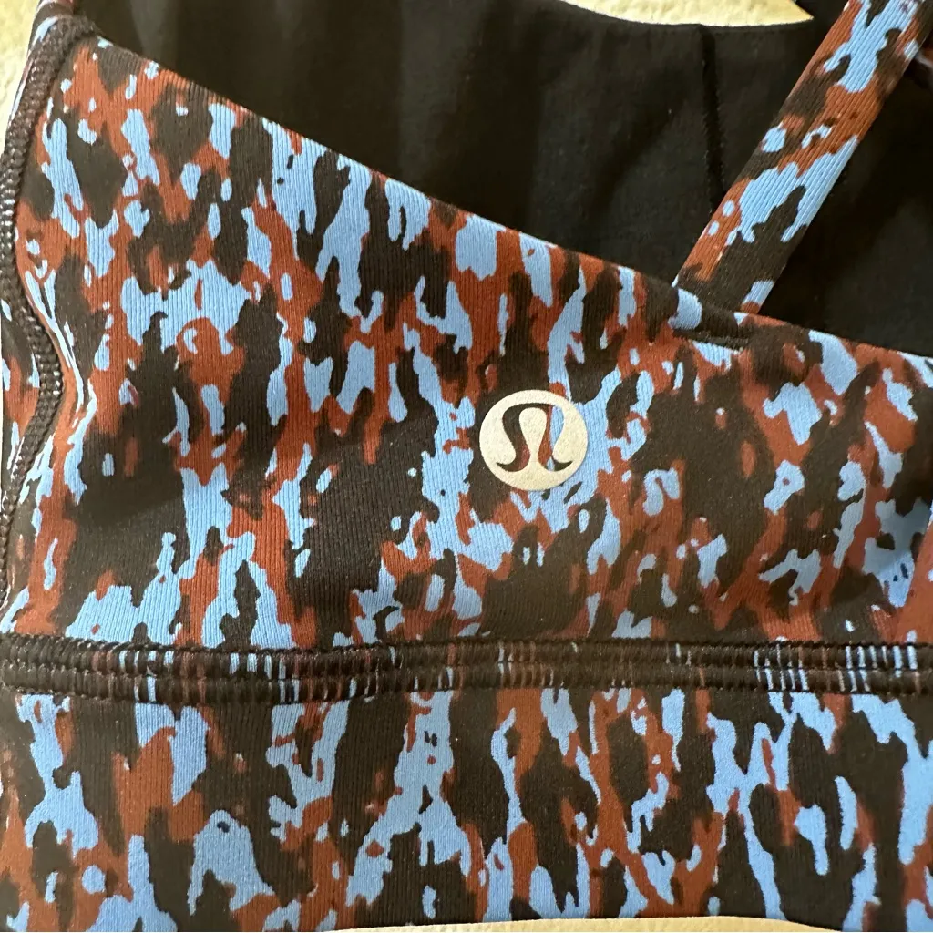 Lululemon Energy Bra Size 4 Leopard Camo Blue - Image 7
