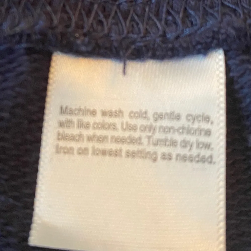 St. John’s Bay Petite Navy Workout/Lounge Capris - Image 5