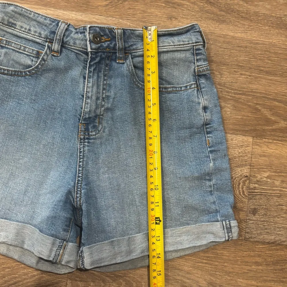 Vans Women’s High Rise Denim Shorts – Blue Wash – Size 27 – Cuffed Hems - Image 6