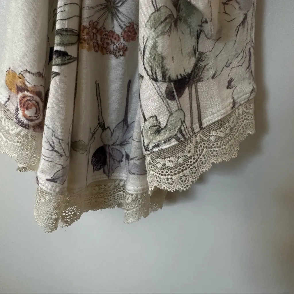 A Pea In The Pod Floral Print Crochet Lace Trim Rayon Robe Womens Medium - Image 2