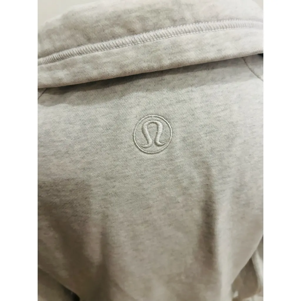 Lululemon Radiant Jacket Full
Zip Heathered gray Size 8 - Image 11
