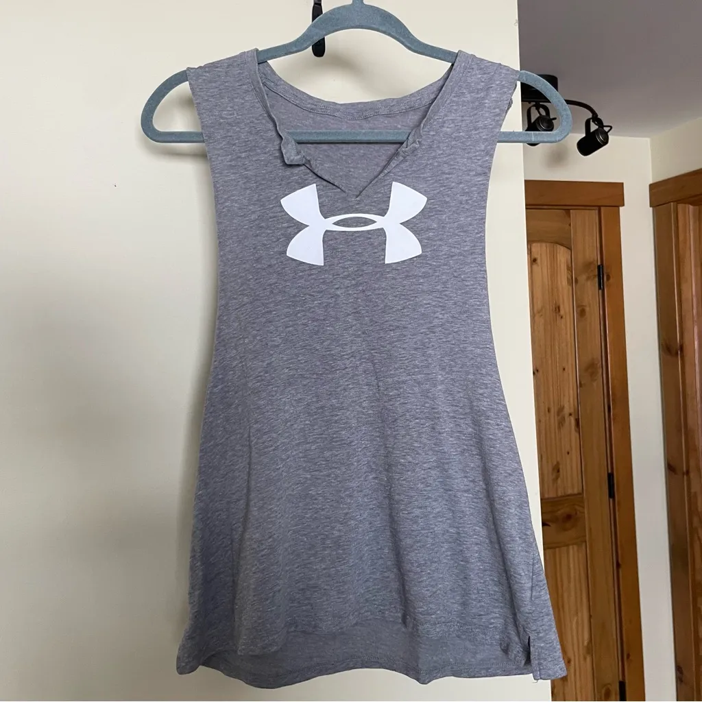 Under Armour Grey Low Cut Muscle Tank Top S/M - Image 2