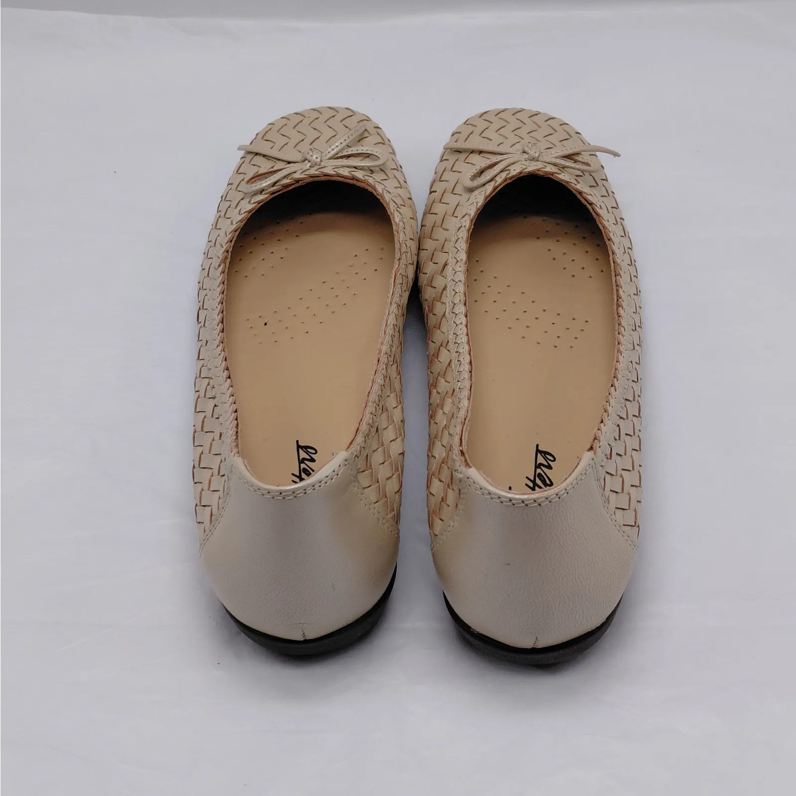 Trotters Gillian Ballet Flats Shoes Women's 7 Ivory Slip On Comfort Casual - Image 9