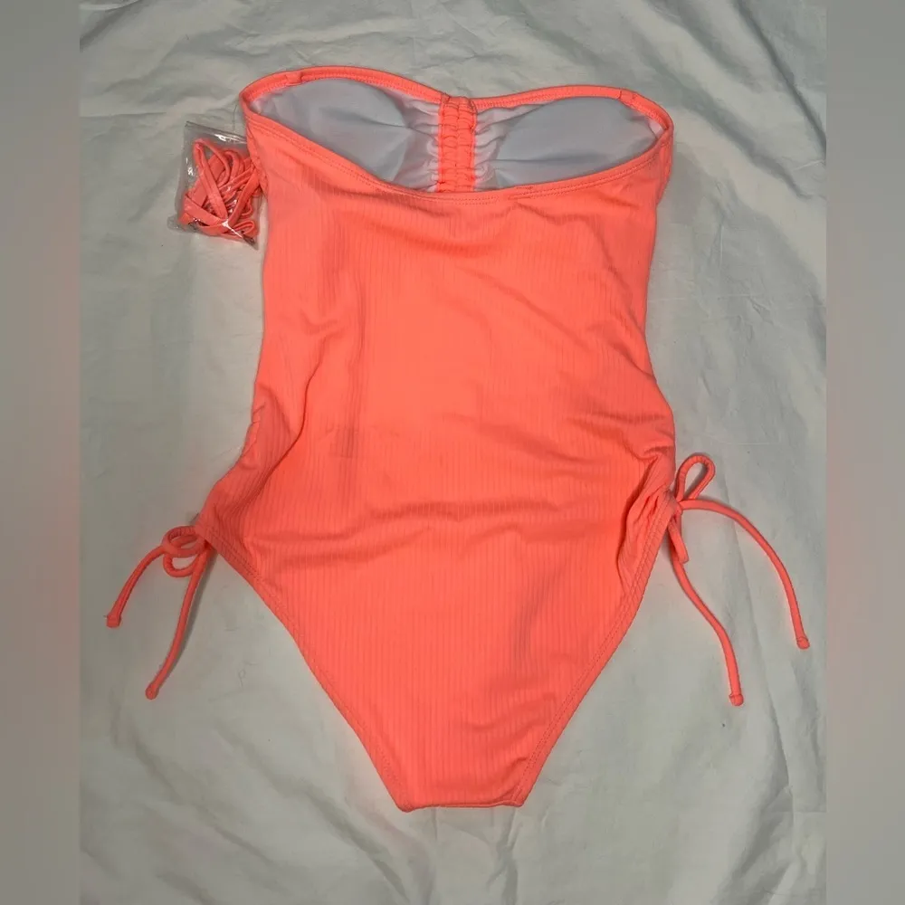 Decree Womens Exotic Textured Monokini One Piece Swimsuit in Tropical Coral S - Image 4