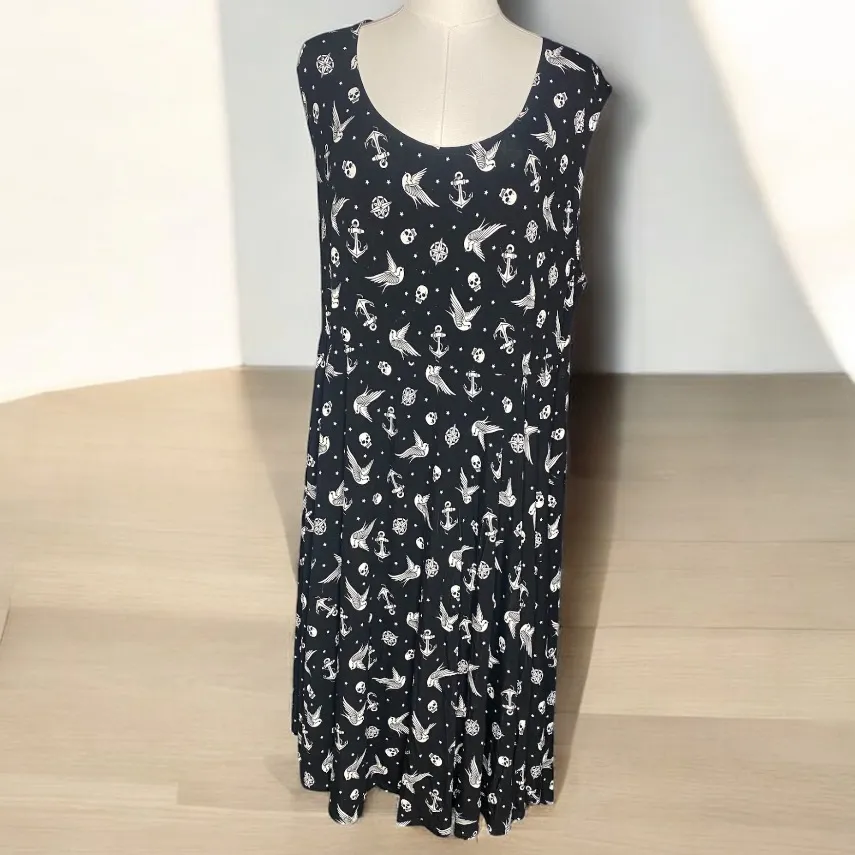 Torrid 3 (3X) Spooky Tattoo Print Maxi Dress Skull Anchor Swallow
Halloween Goth - Image 3