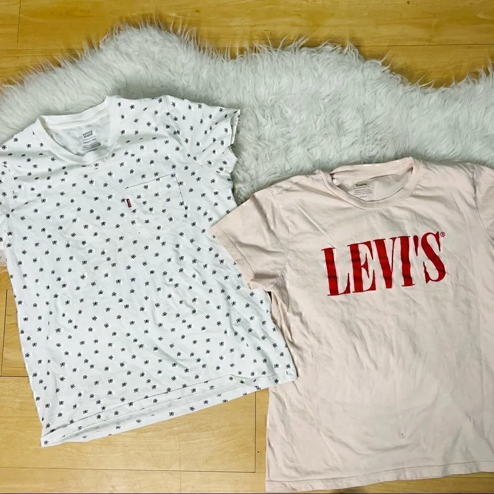 Levis bundle of 2 shirts / tops / blouses short sleeve size 2 - Image 5
