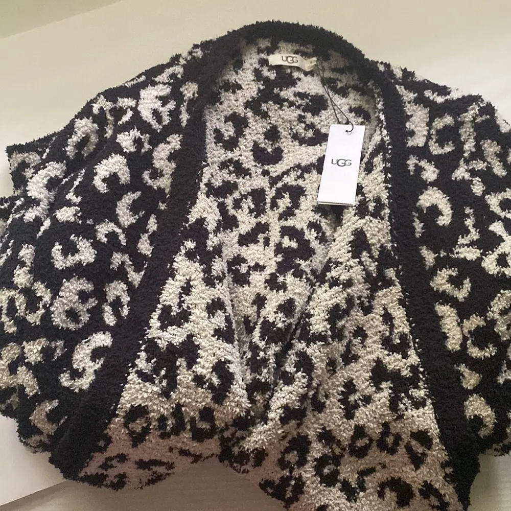 UGG NWT  ‘Phoebe’ leopard print long blanket wrap cardigan sweater, size medium - Image 6