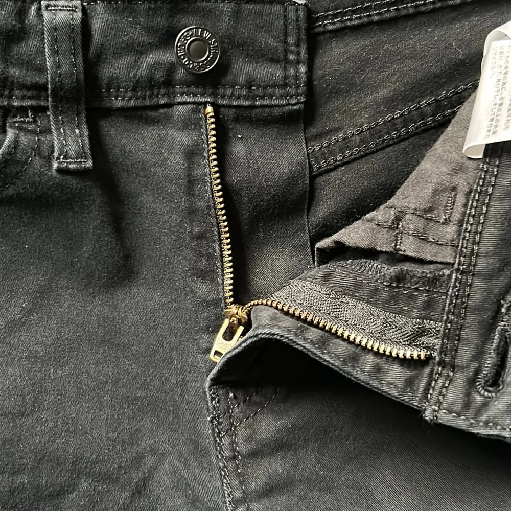 Levi’s High Rise Black Stretch Denim Rolled Cuff Jean Shorts - Image 3