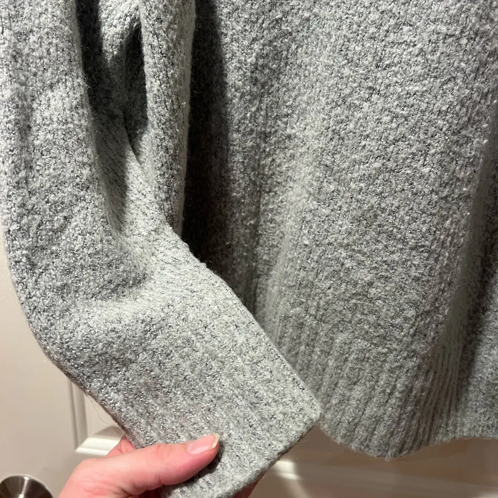 Zara Heather Gray Crew Neck Sweater - Image 4