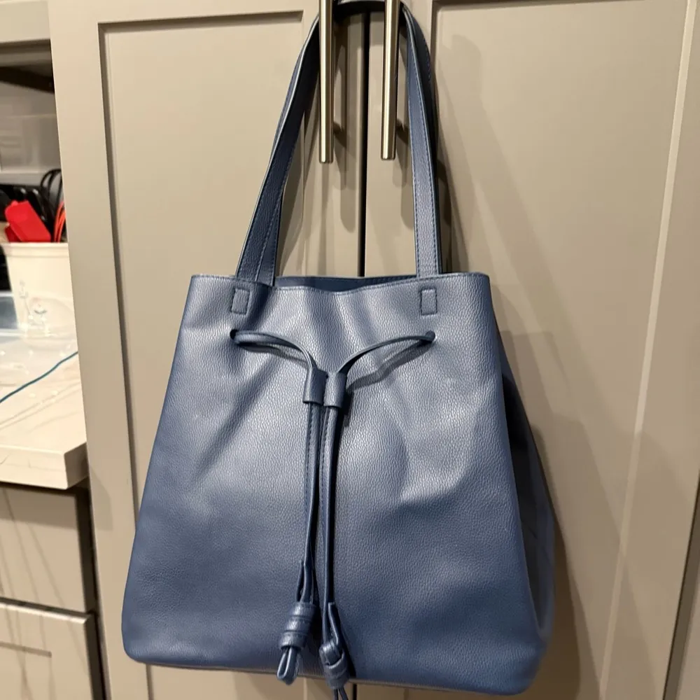 Lionel Regan Cobalt Blue Tote Bag - Image 5