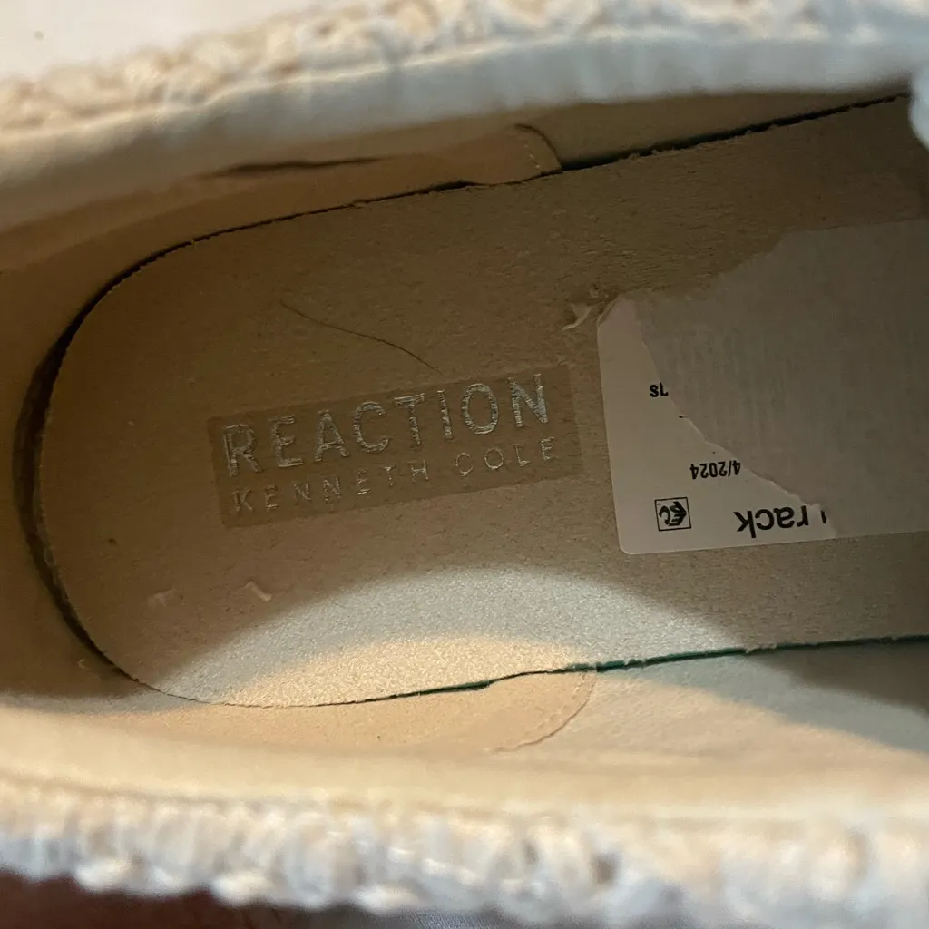 Kenneth Cole Reaction Cream Slip-On Sneakers with Textured Design - Image 4