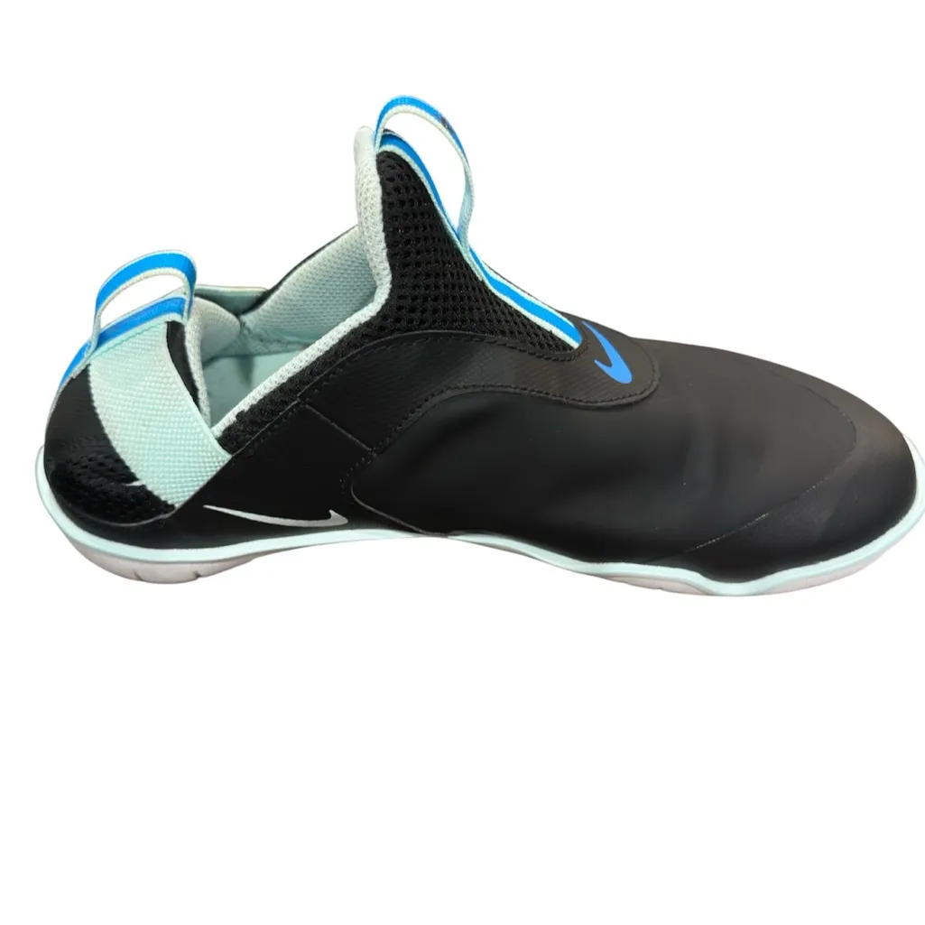 Nike Black and Blue Nurse Athletic Shoes - Image 4