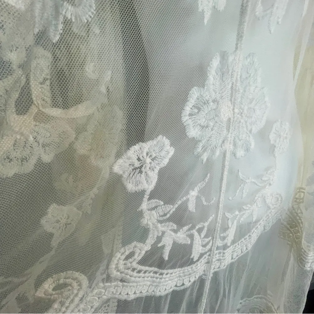 NWT Dizzy Lizzy Women's Sheer Lace Cream Embroidered Mesh Flyaway Kimono White Size L - Image 7