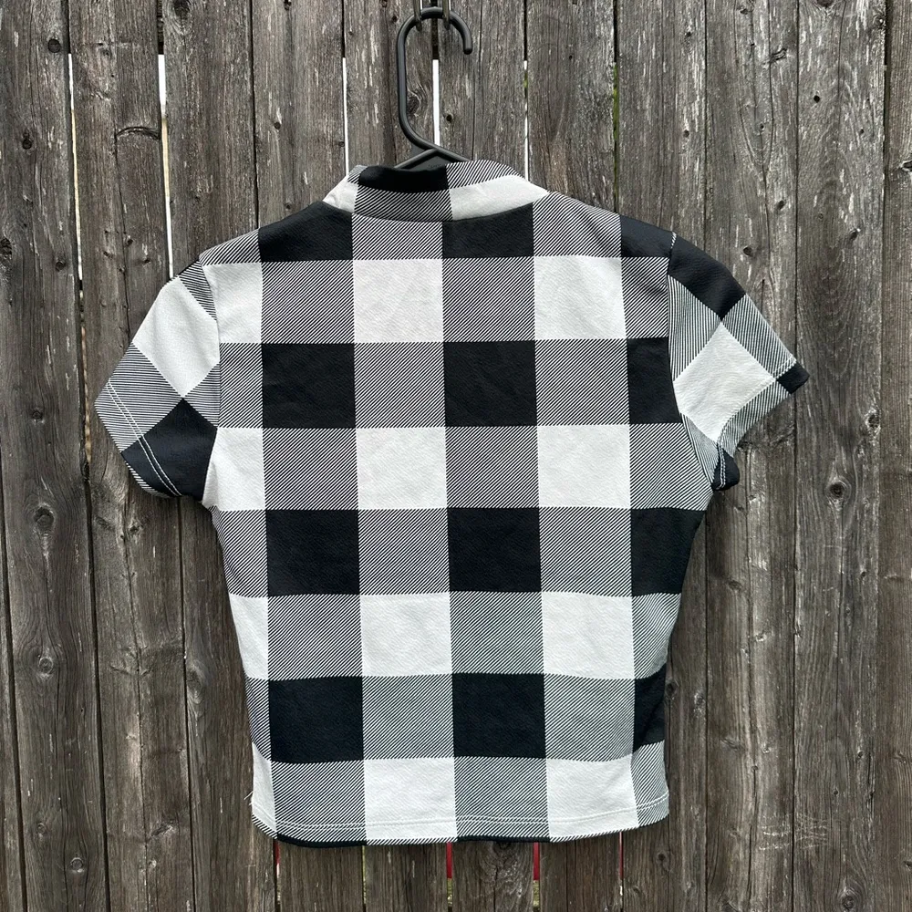 SHEIN Buffalo Plaid Mock Neck Short Sleeve Crop Top in Black/White - Size Small - Image 4