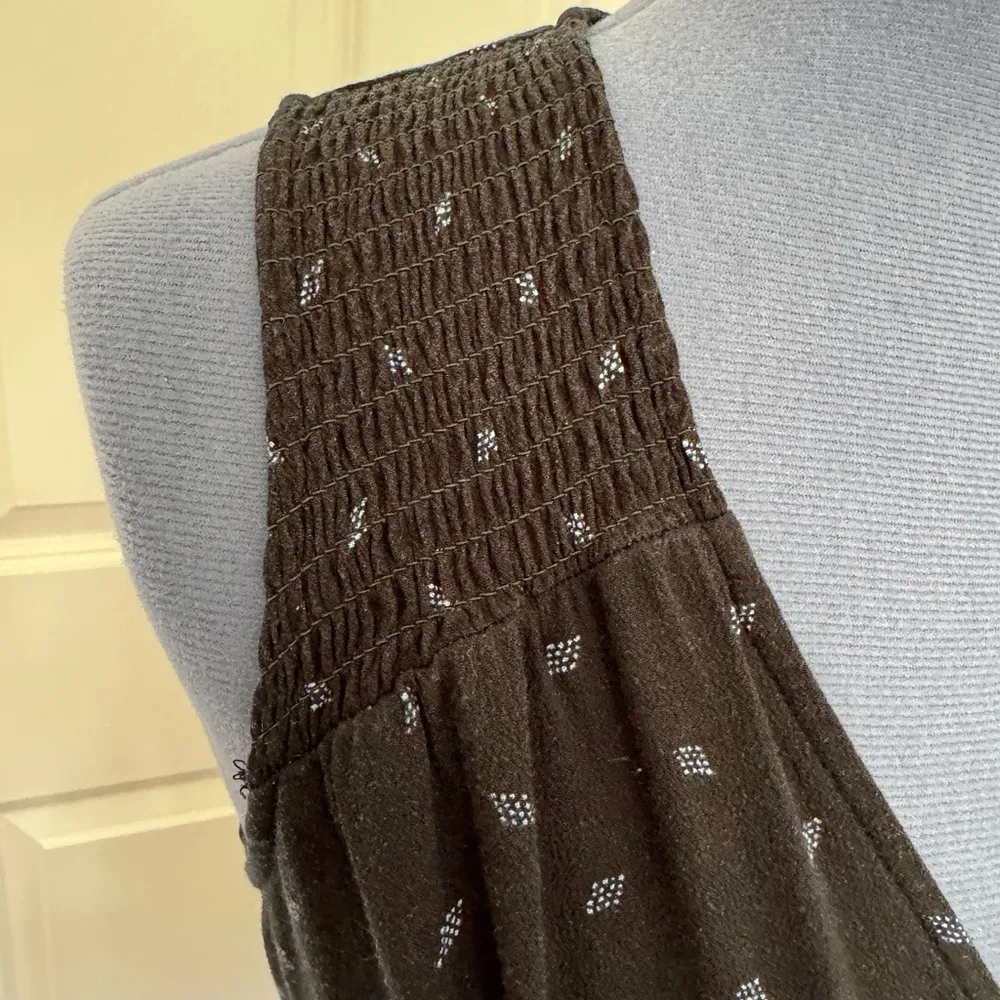 Sleeveless Black Wrap Dress - Image 5