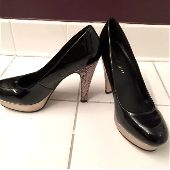 Madden Girl by STEVE MADDEN Black Patent Python Heel with Gold Platform Heels - Image 2