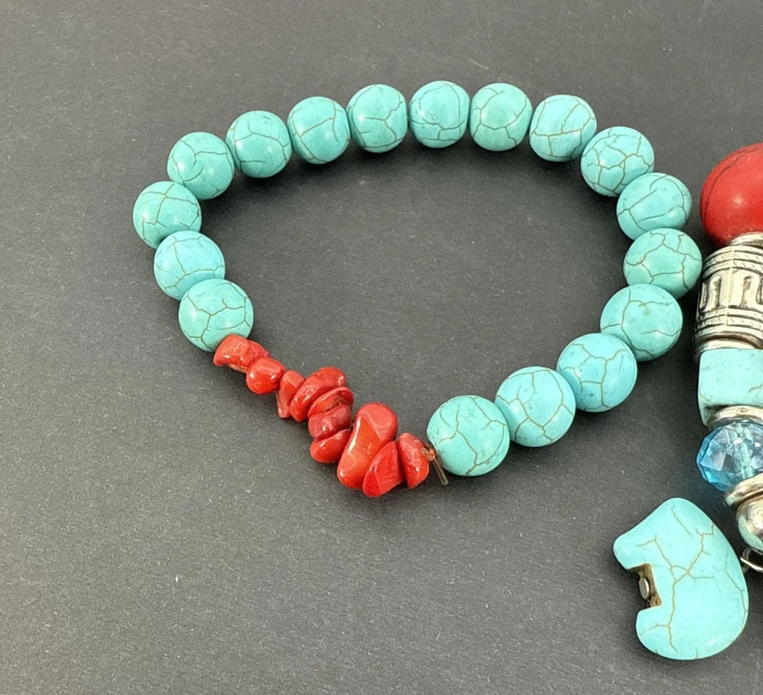 Lot of 4 Vintage Bracelets Turquoise Beaded Lot Stretchy And Magnetic Blue - Image 5