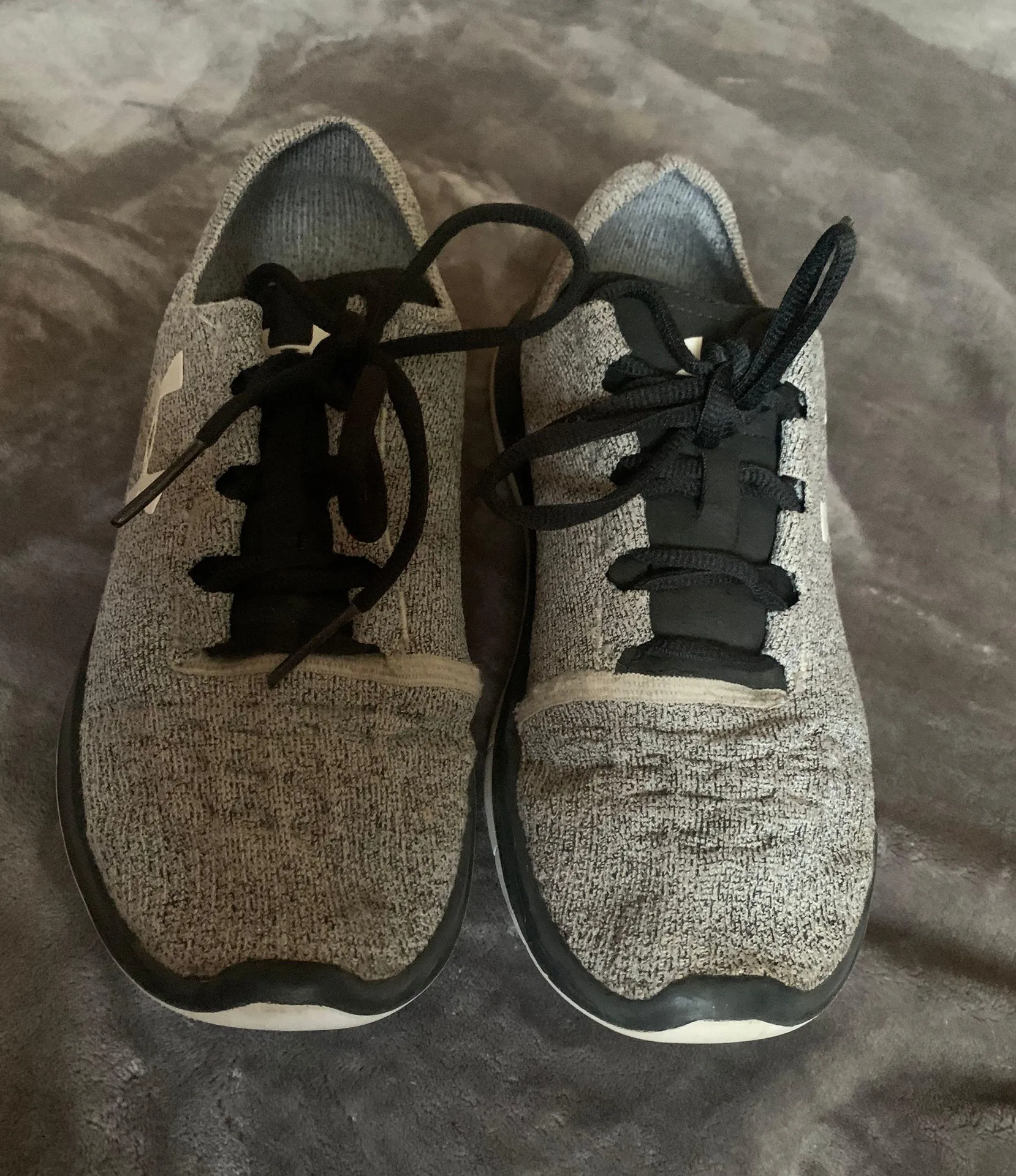 Under Armour Running Shoes - Image 2