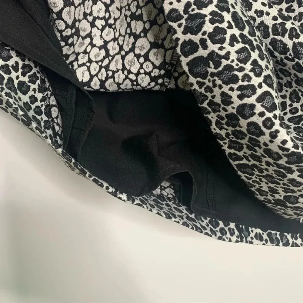 Banana Republic Black Gray Animal Print Fitted Dress Size 4 - Image 4