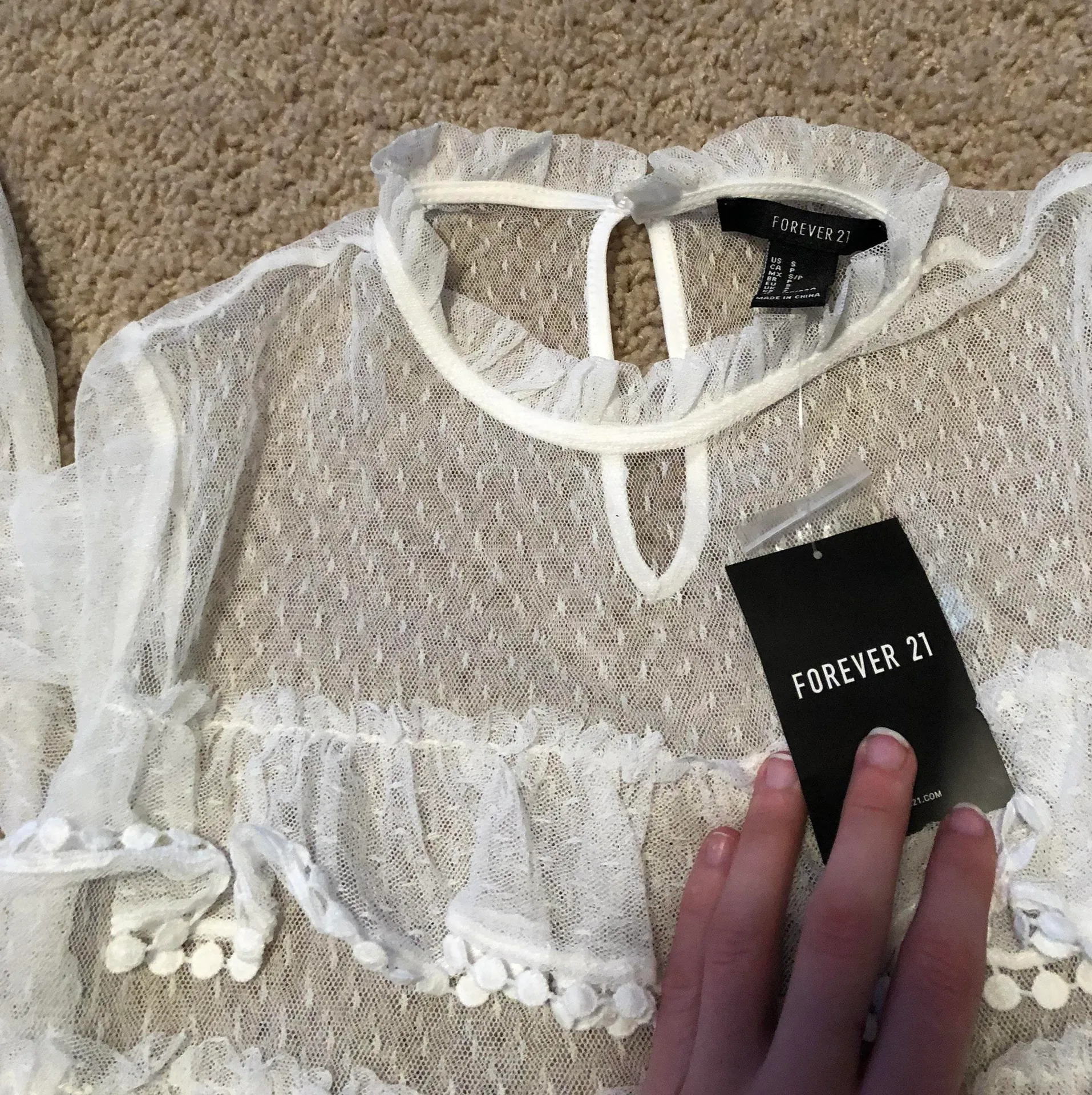 White mesh long sleeve ruffle top never worn - Image 4