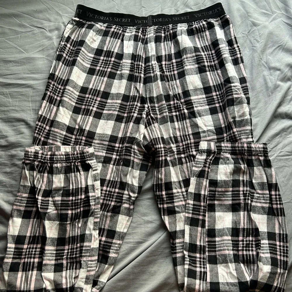 Victoria's Secret PJ Set - Image 5