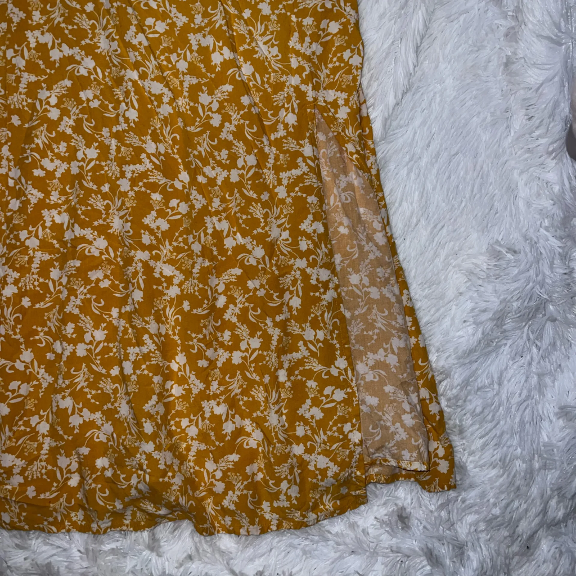 Old Navy Yellow Floral Midi Summer Sun Dress size XL with side slit - Image 3