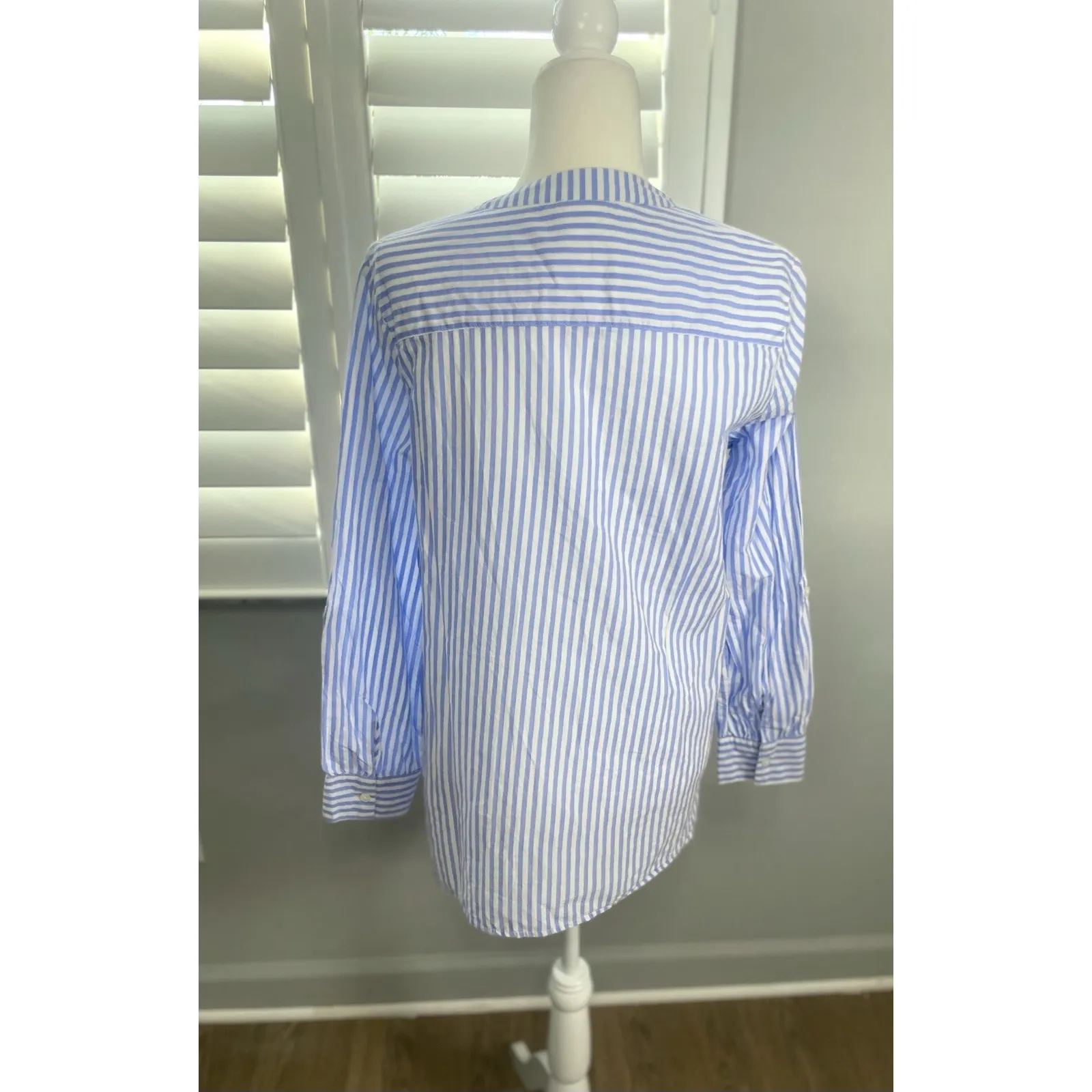 American Sweetheart Women Eyelet Top Blouse Shirt Size M Blue Striped Pintuck Size M - Image 6