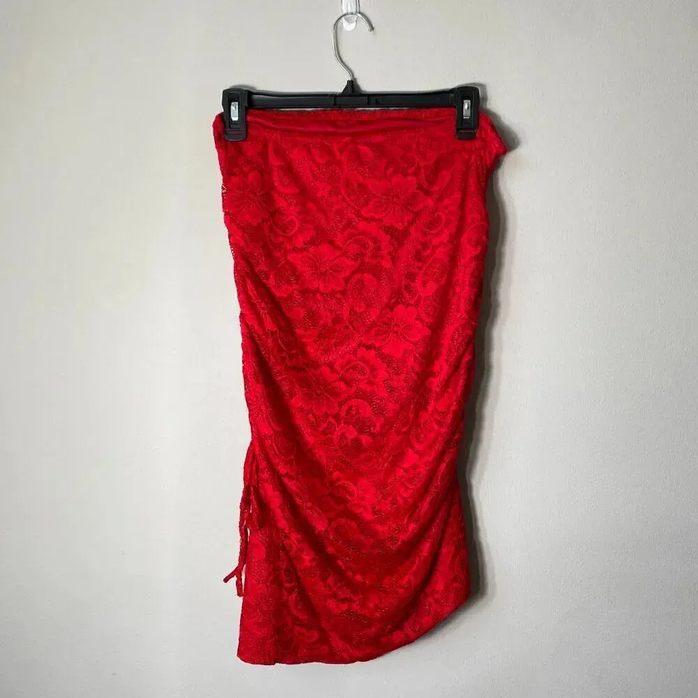 PrettyLittleThing Womens Size 10 All Over Lace Ruched Fitted Slit Midi Skirt Red - Image 3