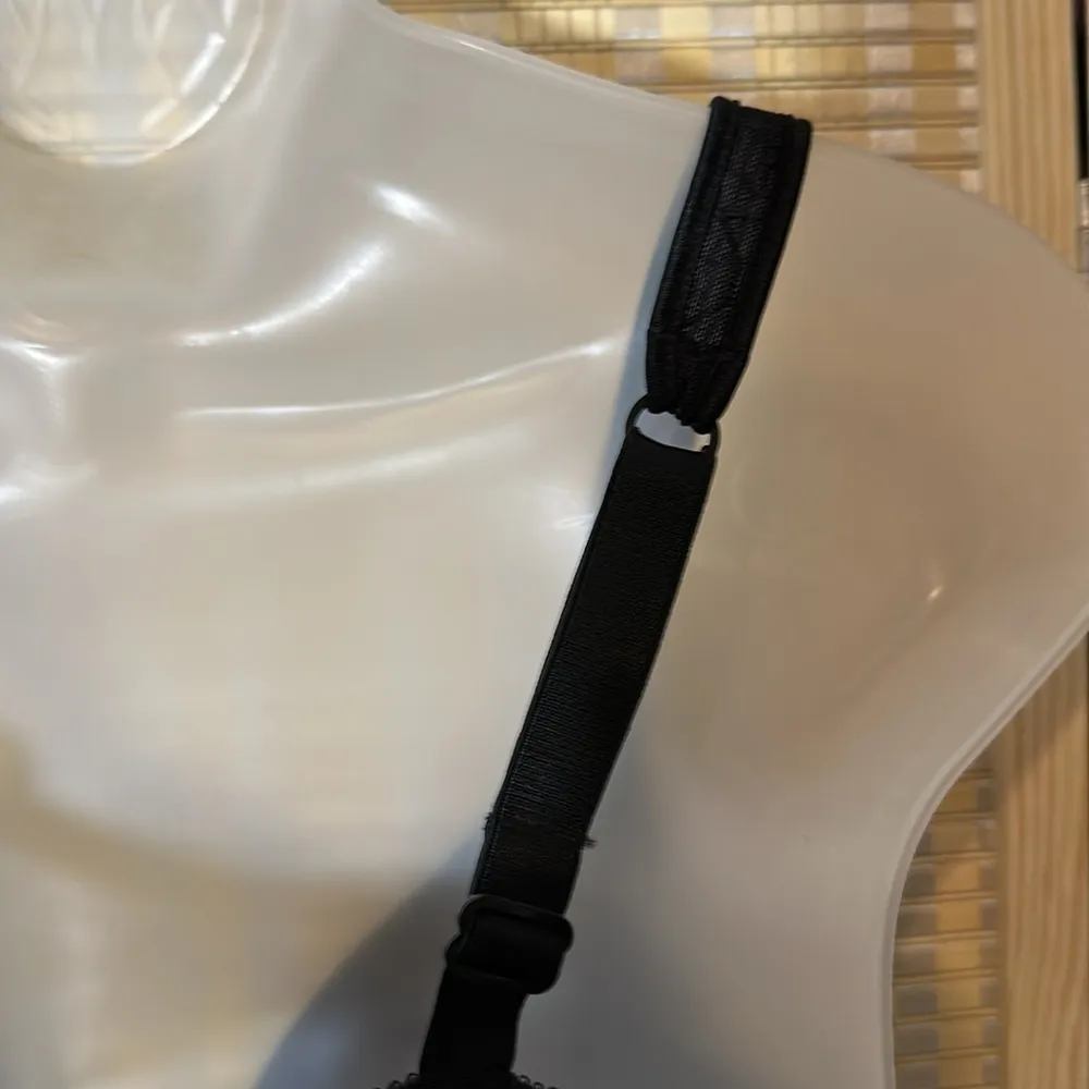 Black Satin and Mesh Jacquard Print Underwire Bra Brand Unknown See Measurements Size undefined - Image 10