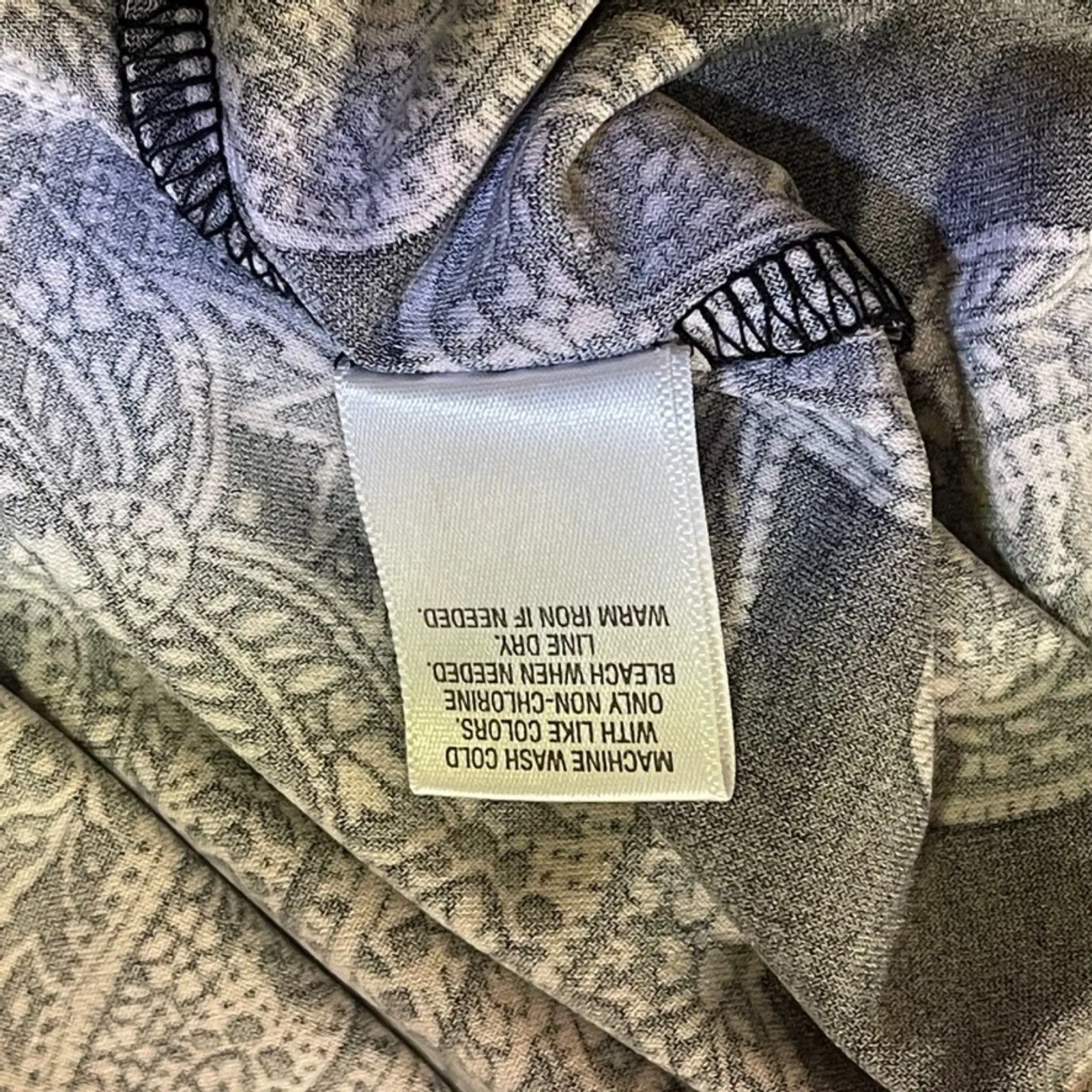 Dressbarn | Paisley Sleeveless Blouse Black and Purple | Large - Image 8