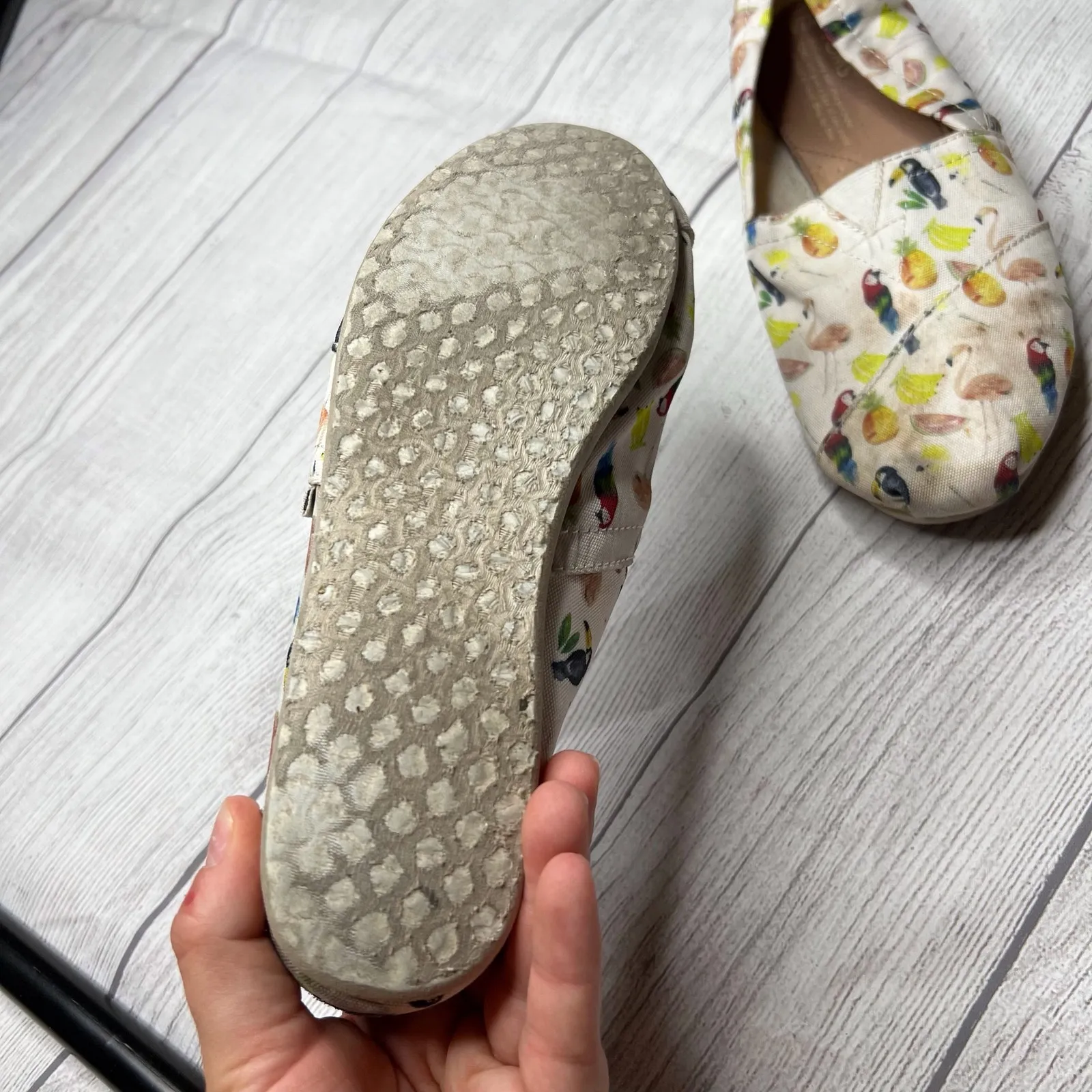 Toms Classic Canvas Tropical Birds & Fruit Slip-On Flats Shoes Multicolor 7.5W - Image 4