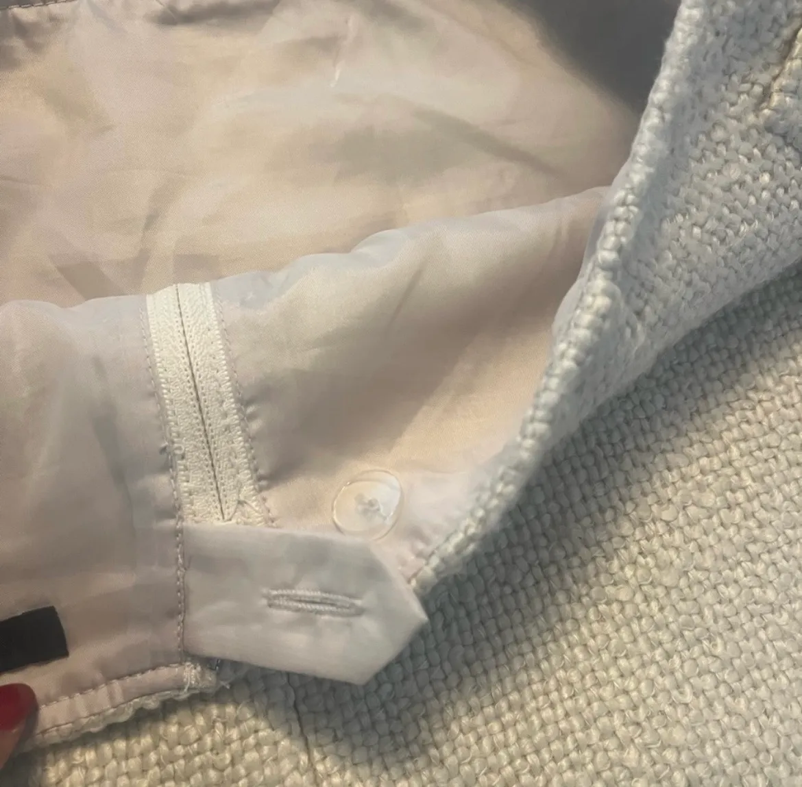 Beautiful cream colored skirt - Image 4