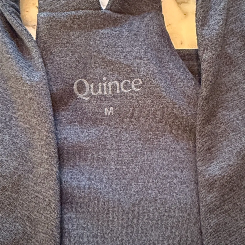 NWT Quince Women's V Neck Heather Green Sports Bra Sz M - Image 6