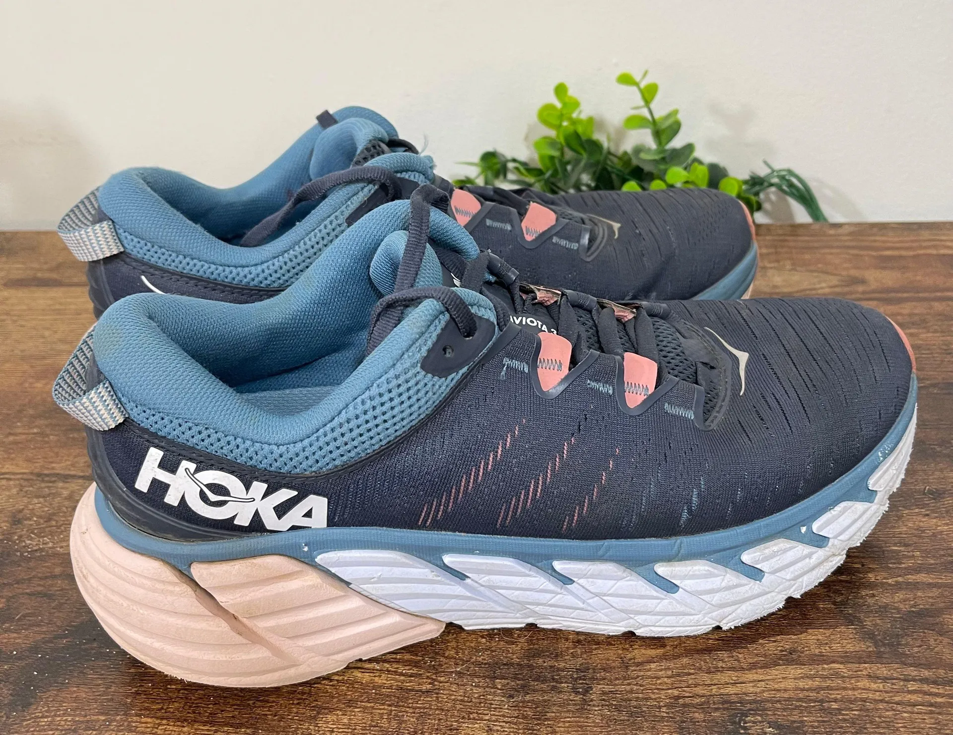 Hoka One One Gaviota 3 Sneakers Road-Running Walking Shoes Size 9 B - Image 10
