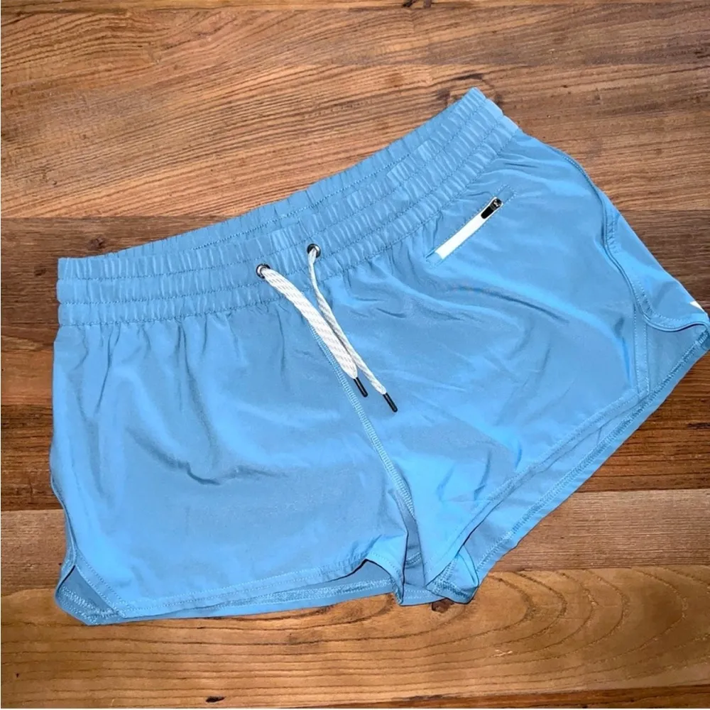 Vuori Clementine Short 2.0 2.5”, Blue, Size  Xtra Large - Image 4