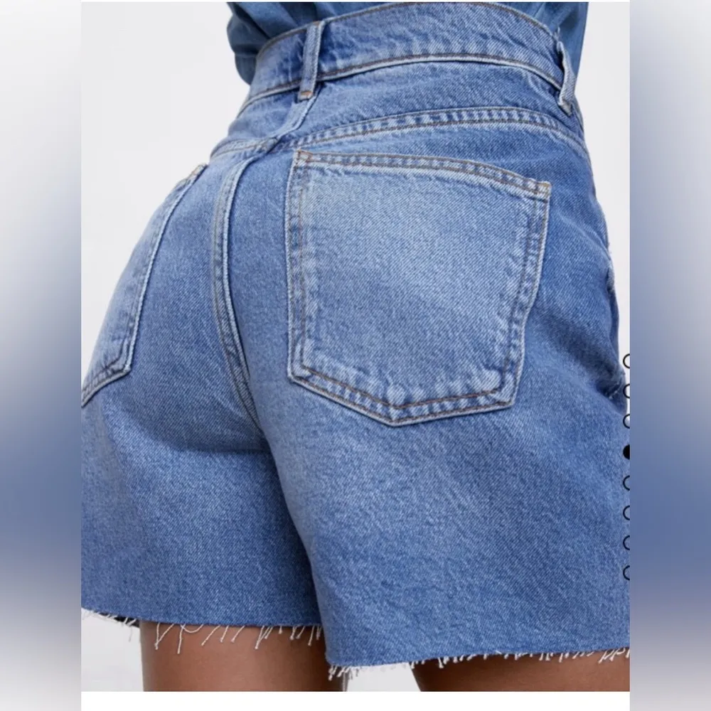 Zara 90’s Denim Bermuda Shorts size 6. Bloggers Favorite  1230 - Image 2