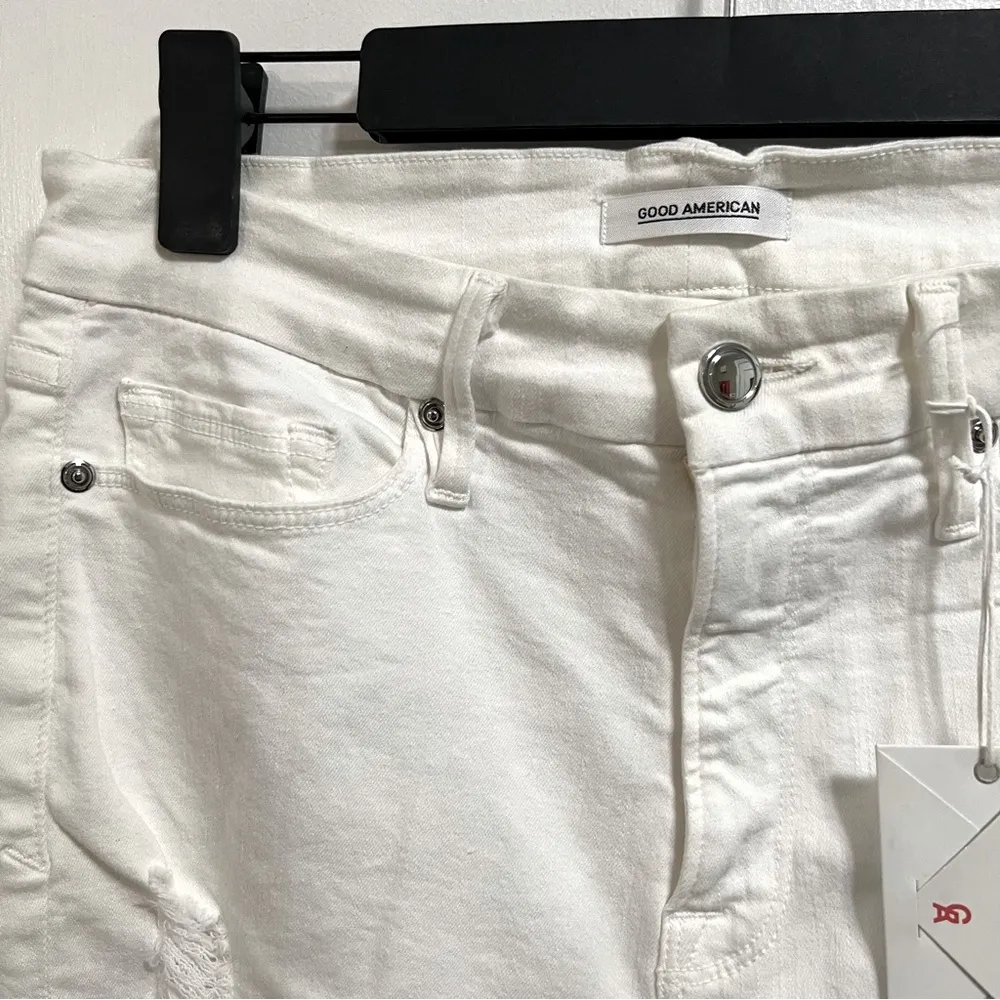 NWT GOOD AMERICAN Cut Off Shorts Gash403 White - Image 6