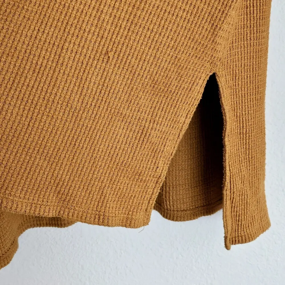 American Eagle Waffle Rib Knit Thermal Top Size S V-Neck Mustard Orange - Image 4