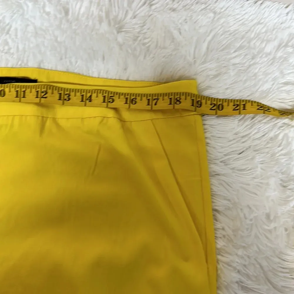 NWOT Zac & Rachel Bright Yellow Capris with Crochet Trim on Bottom Size 16P - Image 5