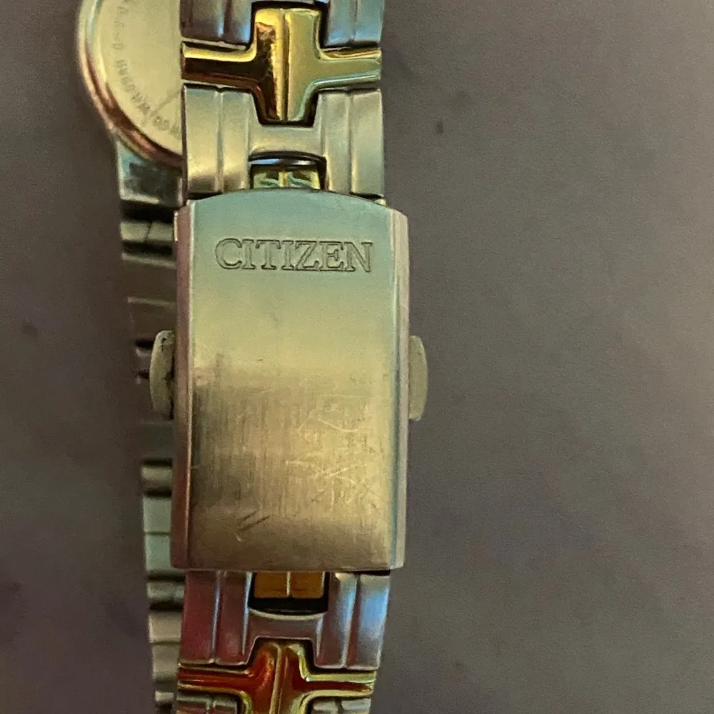 Woman watch citizen brand - Image 3