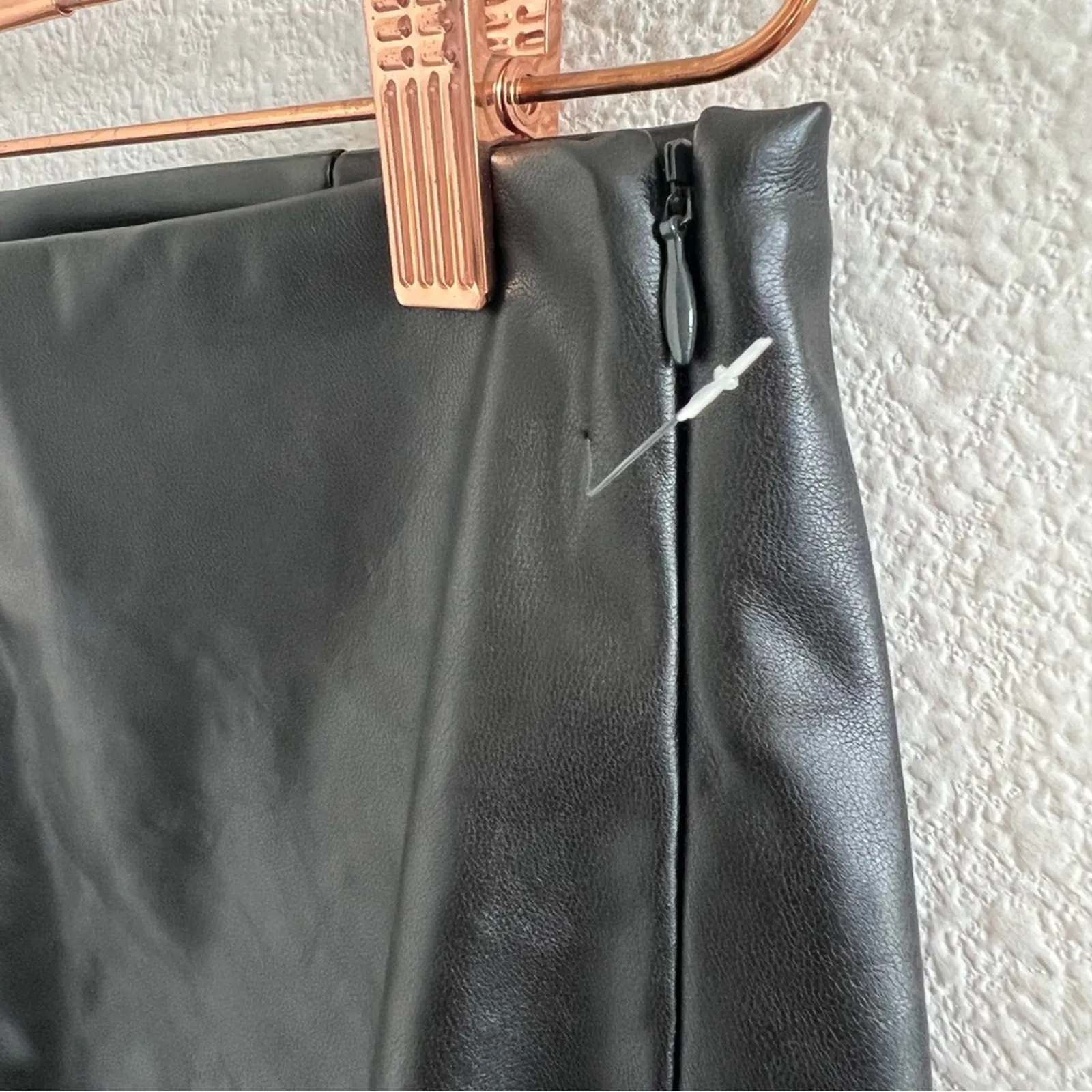 Old Navy Extra High Rise Faux Leather  Pants Skinny Black Zippered Ankle 4 - Image 4