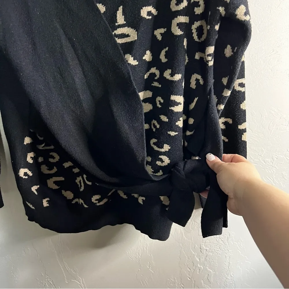 Entro Leopard Print Color Block V-Neck Wrap Sweater - Image 6