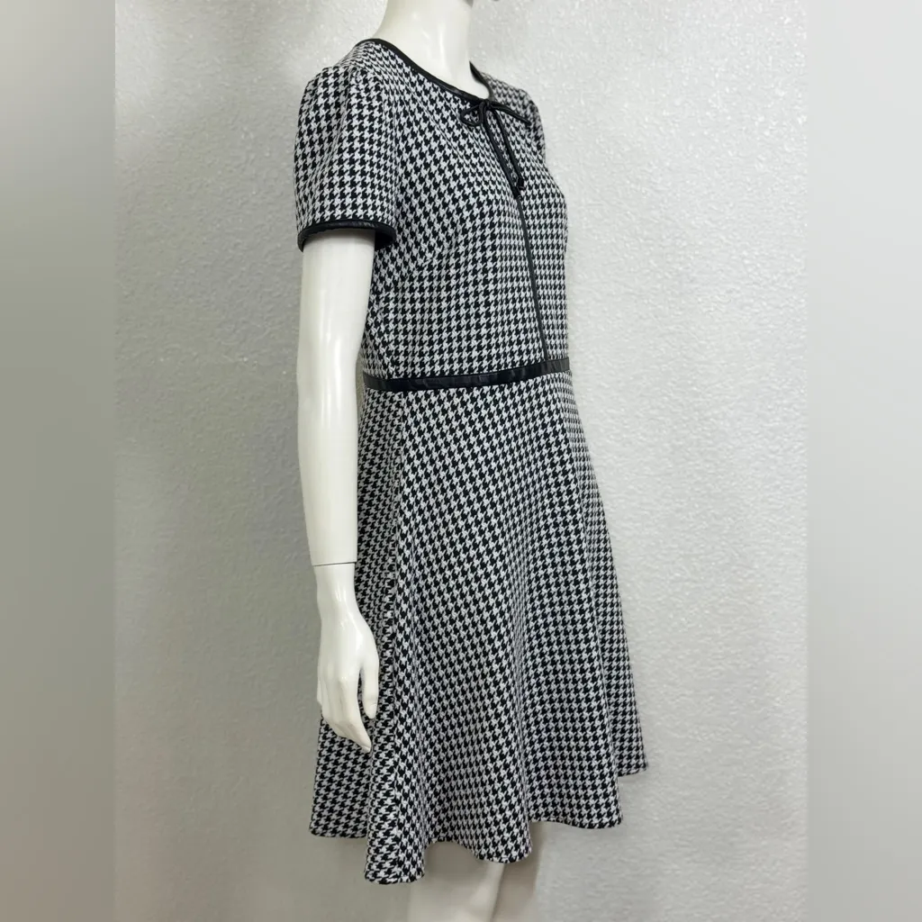 Karl Lagerfeld Monochrome Houndstooth With Faux Leather Trim Dress Sz 8 - Image 5