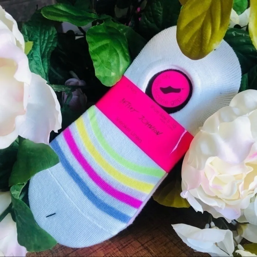 Betsey Johnson 6-Pack No-Show Liner Socks Non-Slip Grip NWT - Image 2