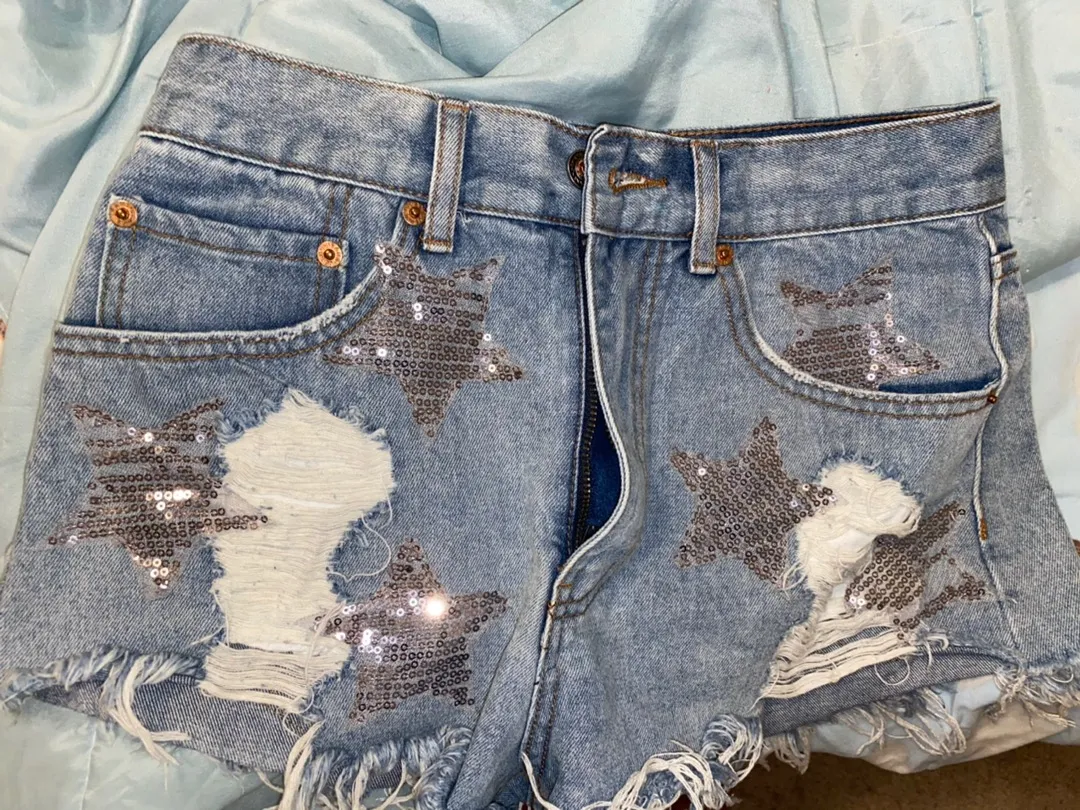 Brandy Melville Star Denim Shorts - Image 7