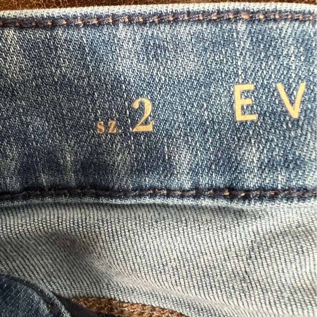 White House Black Market light blue everyday soft skinny flare Jeans - Image 5