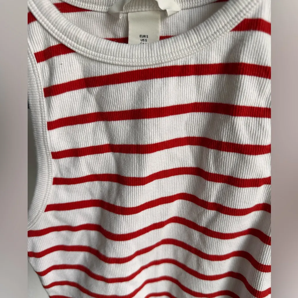 H&M size small cropped top - Image 2